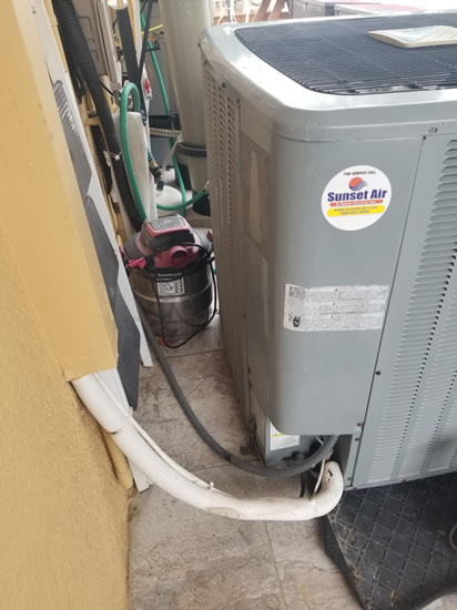 Home air conditioner with EasyStart soft starter